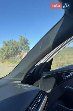 Внедорожник / Кроссовер Audi Q7 2016 в 