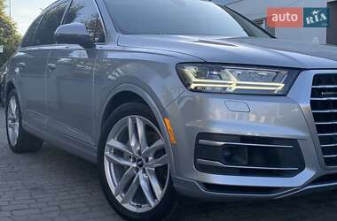 Внедорожник / Кроссовер Audi Q7 2016 в 