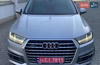 Внедорожник / Кроссовер Audi Q7 2016 в 