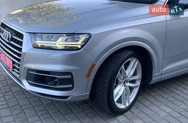 Внедорожник / Кроссовер Audi Q7 2016 в 