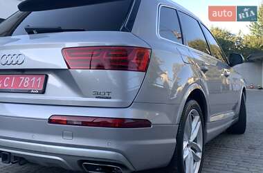 Внедорожник / Кроссовер Audi Q7 2016 в 