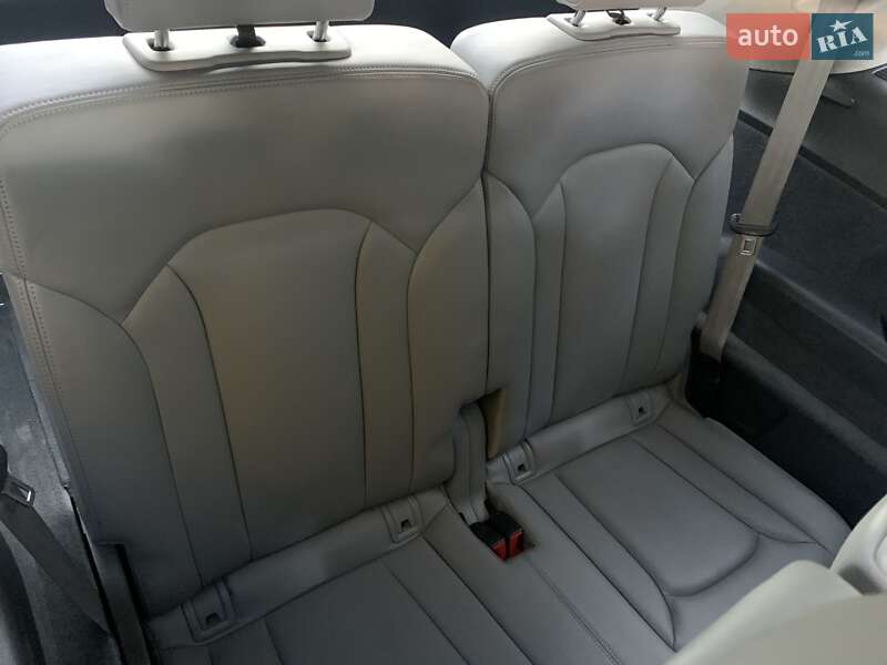 Позашляховик / Кросовер Audi Q7 2016 в Дрогобичі