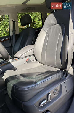 Позашляховик / Кросовер Audi Q7 2012 в 