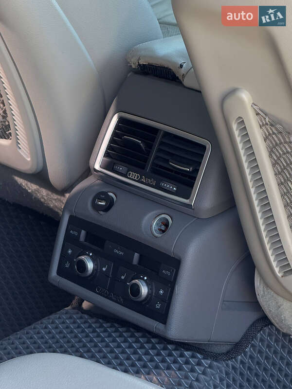 Позашляховик / Кросовер Audi Q7 2010 в Чернівцях