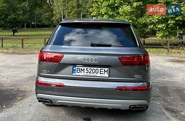 Позашляховик / Кросовер Audi Q7 2018 в 