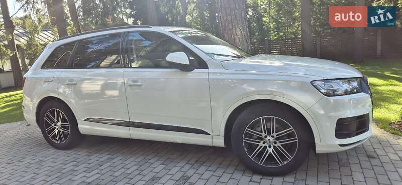 Позашляховик / Кросовер Audi Q7 2019 в Києві