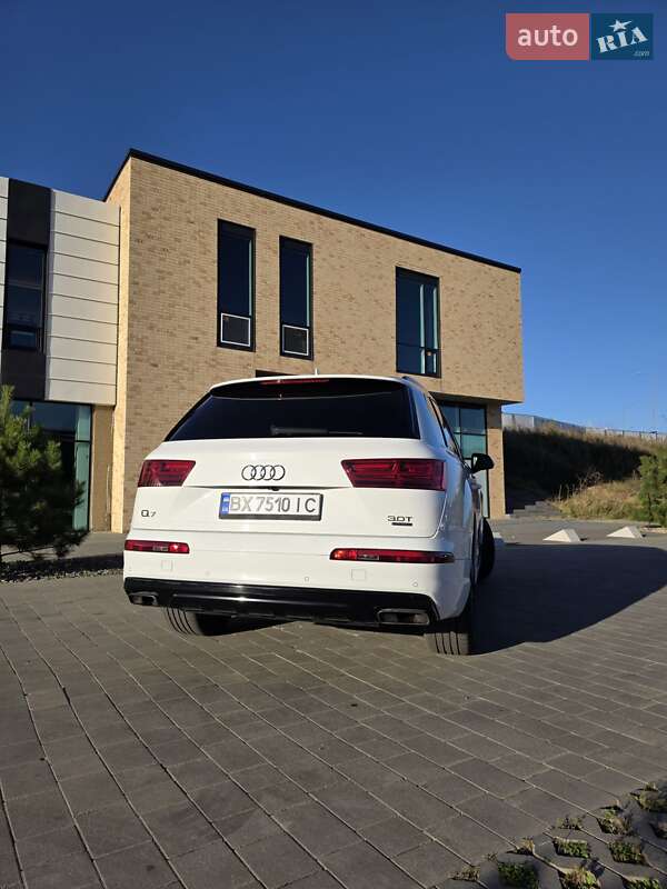 Внедорожник / Кроссовер Audi Q7 2016 в Хмельницком