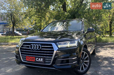 Позашляховик / Кросовер Audi Q7 2016 в 