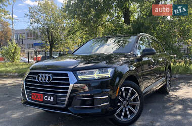 Позашляховик / Кросовер Audi Q7 2016 в 