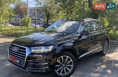 Позашляховик / Кросовер Audi Q7 2016 в 