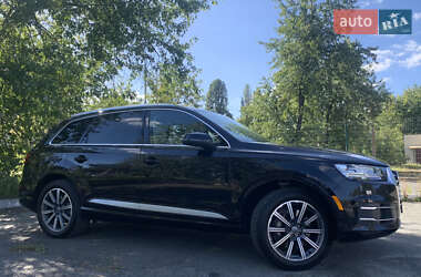 Позашляховик / Кросовер Audi Q7 2016 в 