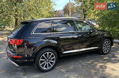 Позашляховик / Кросовер Audi Q7 2016 в 
