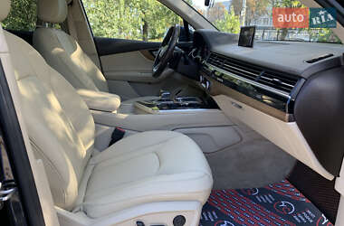 Позашляховик / Кросовер Audi Q7 2016 в 