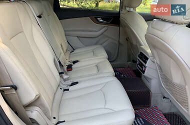 Позашляховик / Кросовер Audi Q7 2016 в 