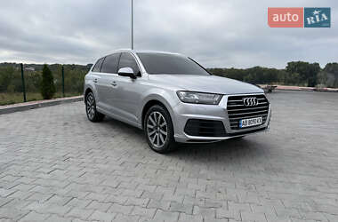 Позашляховик / Кросовер Audi Q7 2017 в 