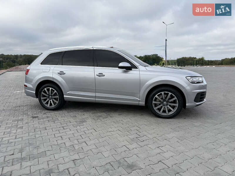 Внедорожник / Кроссовер Audi Q7 2017 в Виннице
