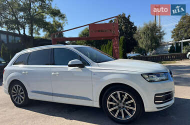 Внедорожник / Кроссовер Audi Q7 2018 в 