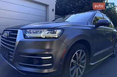 Позашляховик / Кросовер Audi Q7 2019 в 