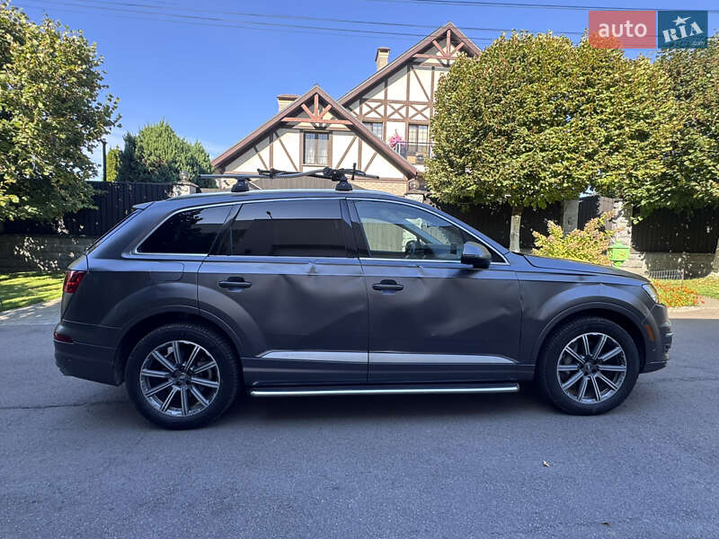 Внедорожник / Кроссовер Audi Q7 2019 в Киеве