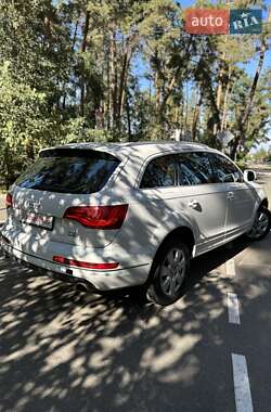 Внедорожник / Кроссовер Audi Q7 2013 в 