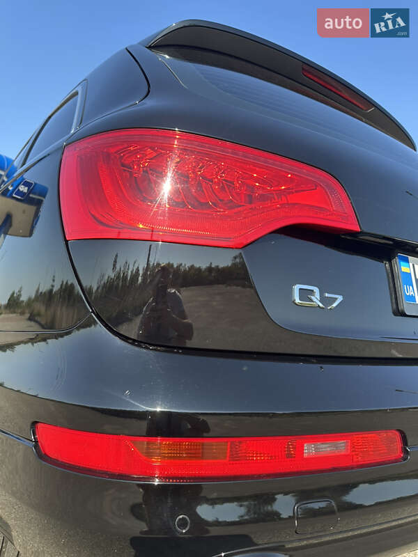 Позашляховик / Кросовер Audi Q7 2011 в Житомирі