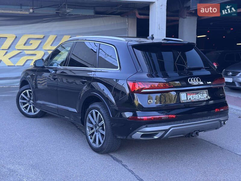 Позашляховик / Кросовер Audi Q7 2019 в Києві