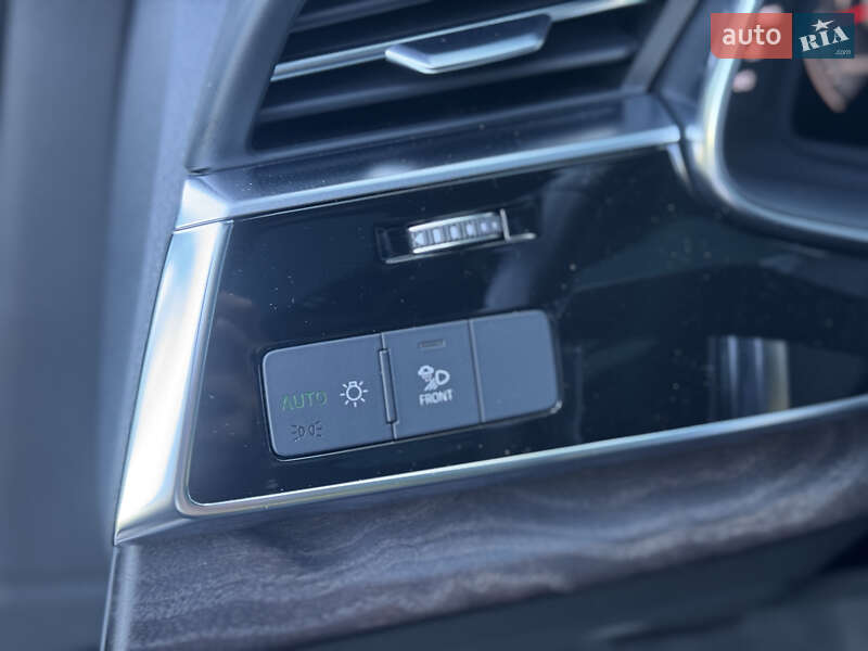 Позашляховик / Кросовер Audi Q7 2019 в Києві