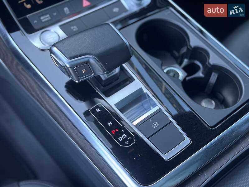 Позашляховик / Кросовер Audi Q7 2019 в Києві