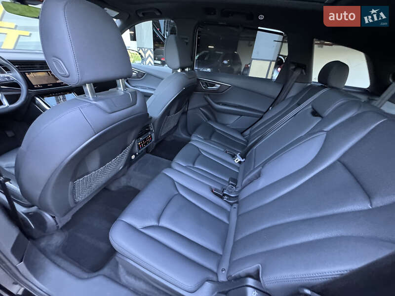 Позашляховик / Кросовер Audi Q7 2019 в Києві