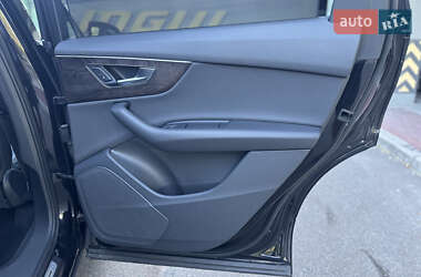 Позашляховик / Кросовер Audi Q7 2019 в 