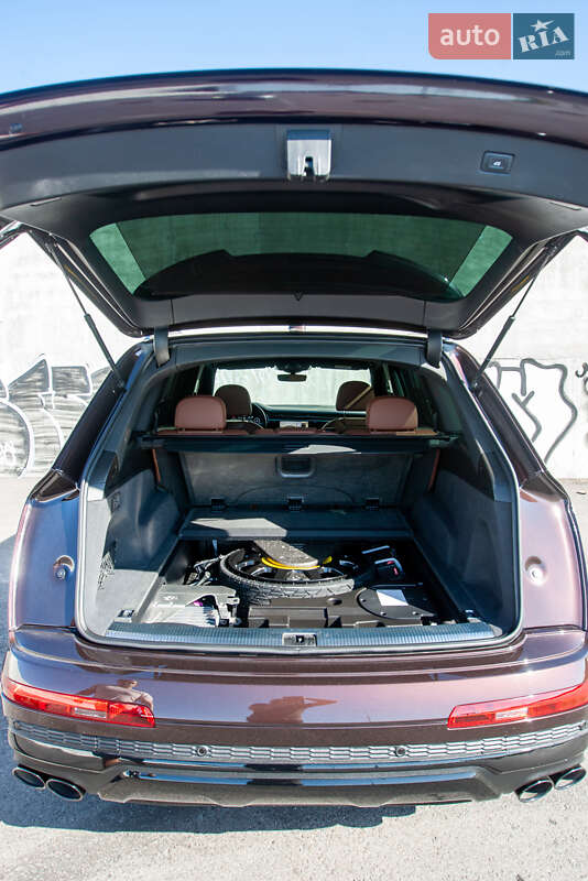 Позашляховик / Кросовер Audi Q7 2021 в Львові