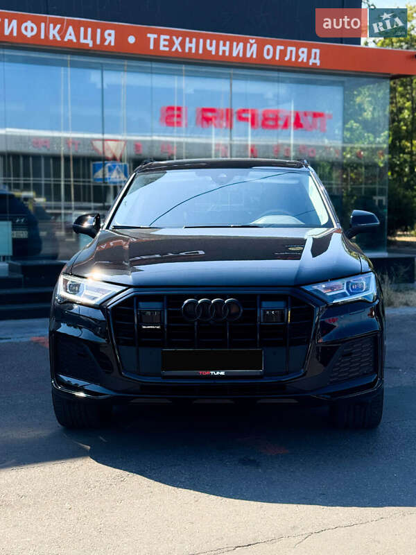 Позашляховик / Кросовер Audi Q7 2022 в  фото Позашляховик / Кросовер Audi Q7 2022 в