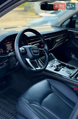 Позашляховик / Кросовер Audi Q7 2022 в  фото 9 Позашляховик / Кросовер Audi Q7 2022 в