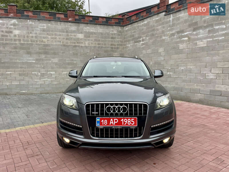 Внедорожник / Кроссовер Audi Q7 2015 в Ровно