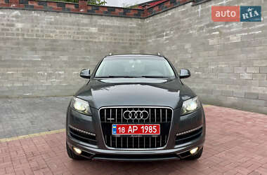 Позашляховик / Кросовер Audi Q7 2015 в 