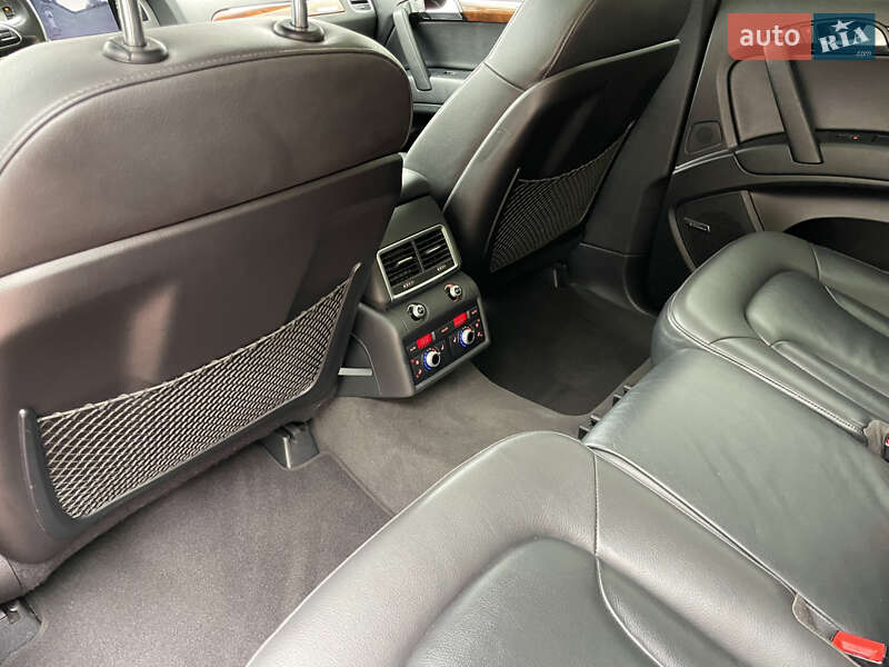 Внедорожник / Кроссовер Audi Q7 2015 в Ровно