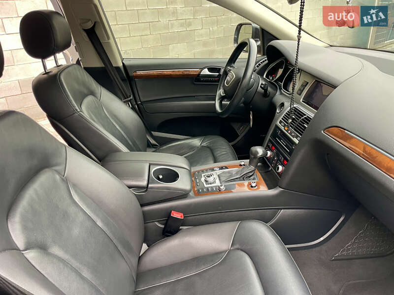 Внедорожник / Кроссовер Audi Q7 2015 в Ровно