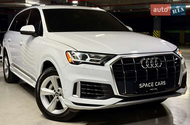 Позашляховик / Кросовер Audi Q7 2019 в 
