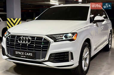 Позашляховик / Кросовер Audi Q7 2019 в 