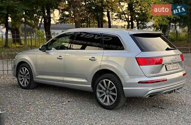 Позашляховик / Кросовер Audi Q7 2017 в 