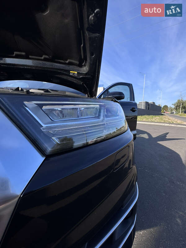 Внедорожник / Кроссовер Audi Q7 2017 в Чернигове