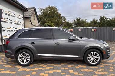 Позашляховик / Кросовер Audi Q7 2018 в 