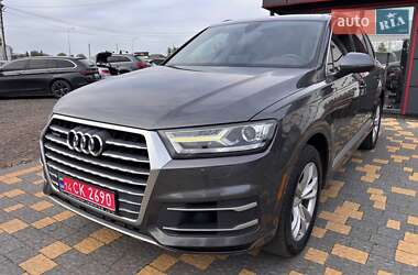 Позашляховик / Кросовер Audi Q7 2018 в 