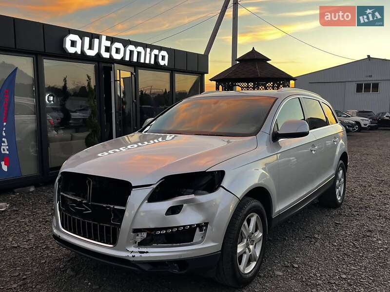 Внедорожник / Кроссовер Audi Q7 2014 в 