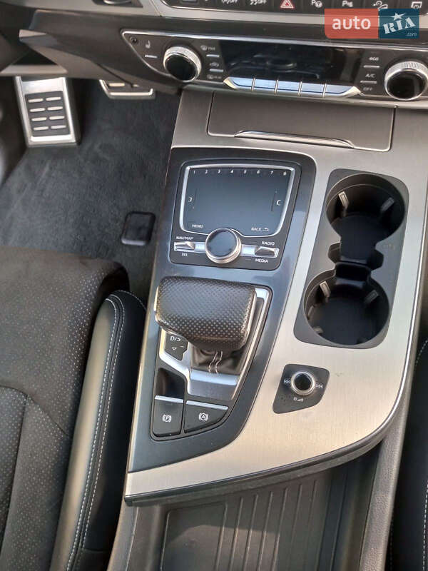 Позашляховик / Кросовер Audi Q7 2017 в Яремчі