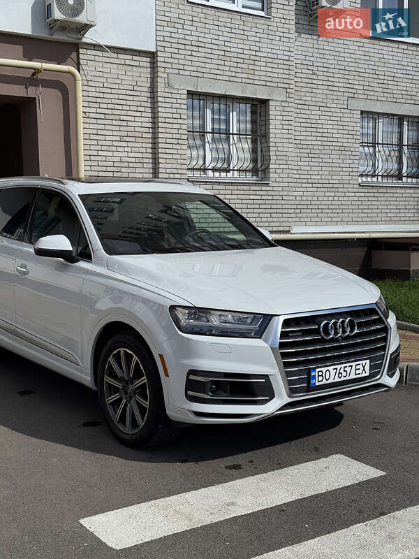 Позашляховик / Кросовер Audi Q7 2017 в Тернополі