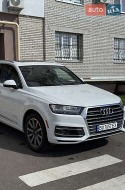 Позашляховик / Кросовер Audi Q7 2017 в 