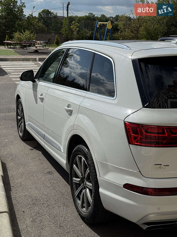 Позашляховик / Кросовер Audi Q7 2017 в Тернополі