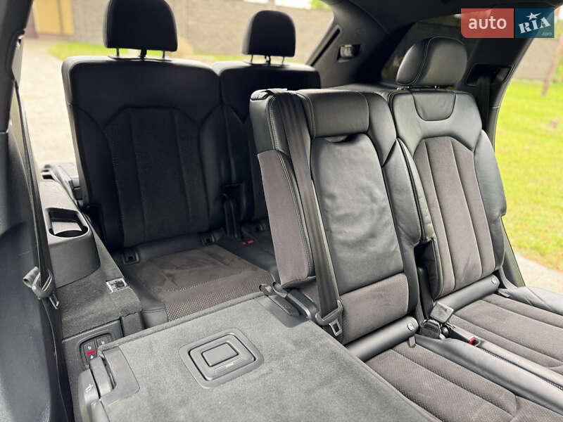 Позашляховик / Кросовер Audi Q7 2017 в Житомирі