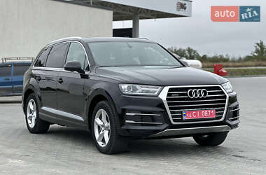 Позашляховик / Кросовер Audi Q7 2017 в 